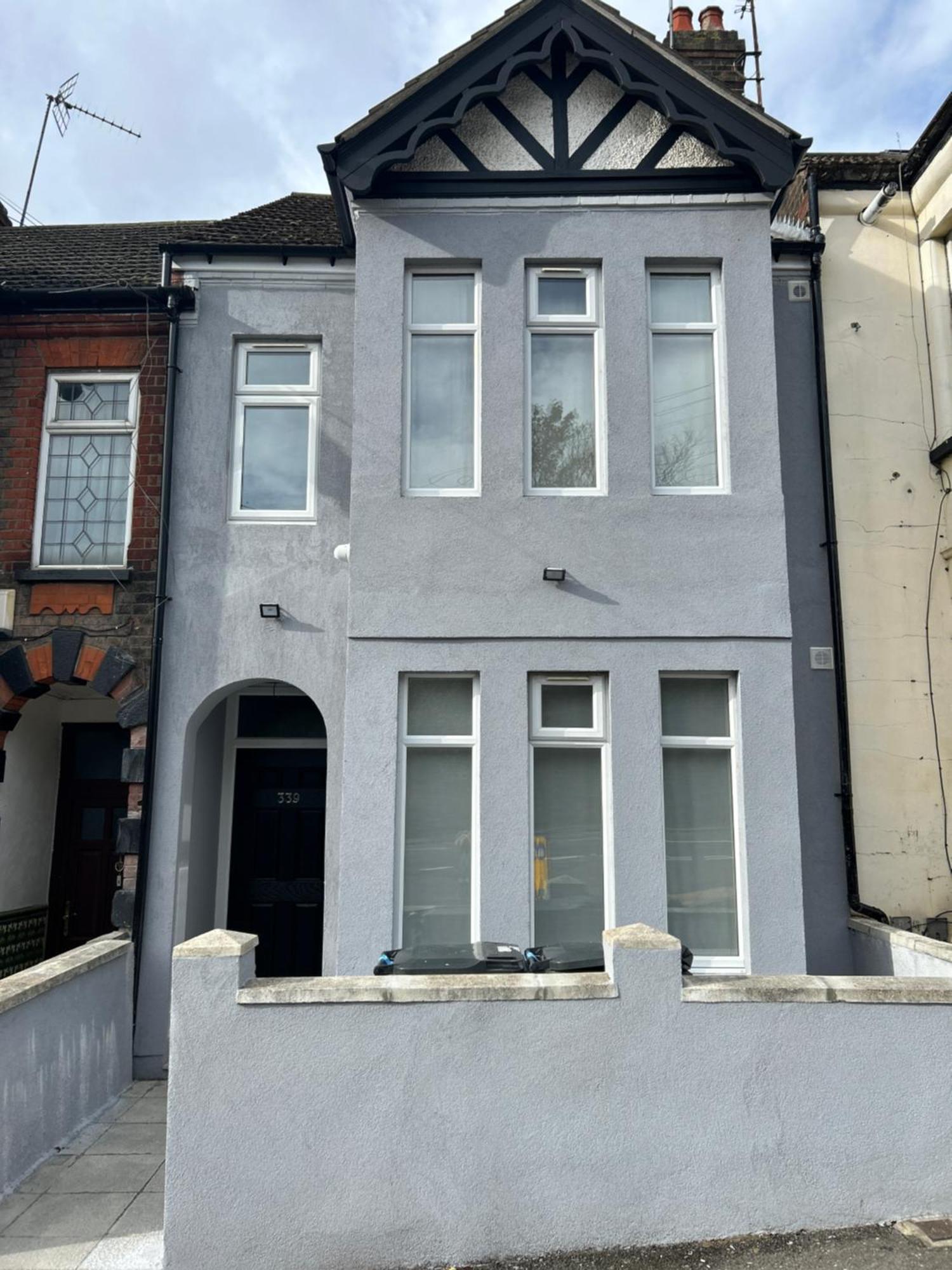 339 High Town Road Hostel Luton  Exterior photo